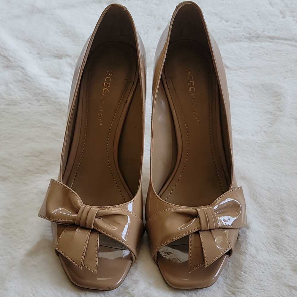 BCBG "Amaya" Heel - size 7.5